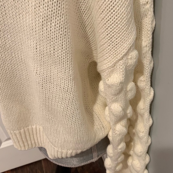 NWT Bobble Sweater from H & M Sz L color cream.  This is gorgeous - Picture 7 of 14